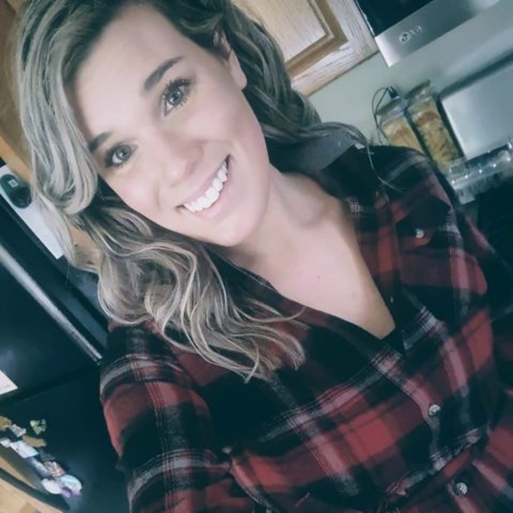 Meet your Posher, Kayla